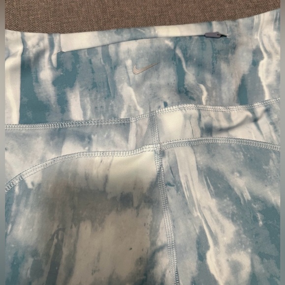 Nike Women's Dri-Fit Epic Luxe Mid-Rise Pocket Running Leggings - Picture 8 of 15